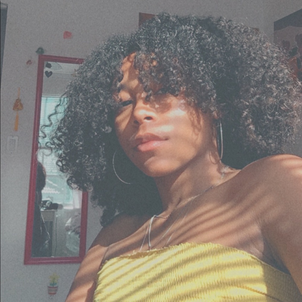 Meet your Posher, Raissa